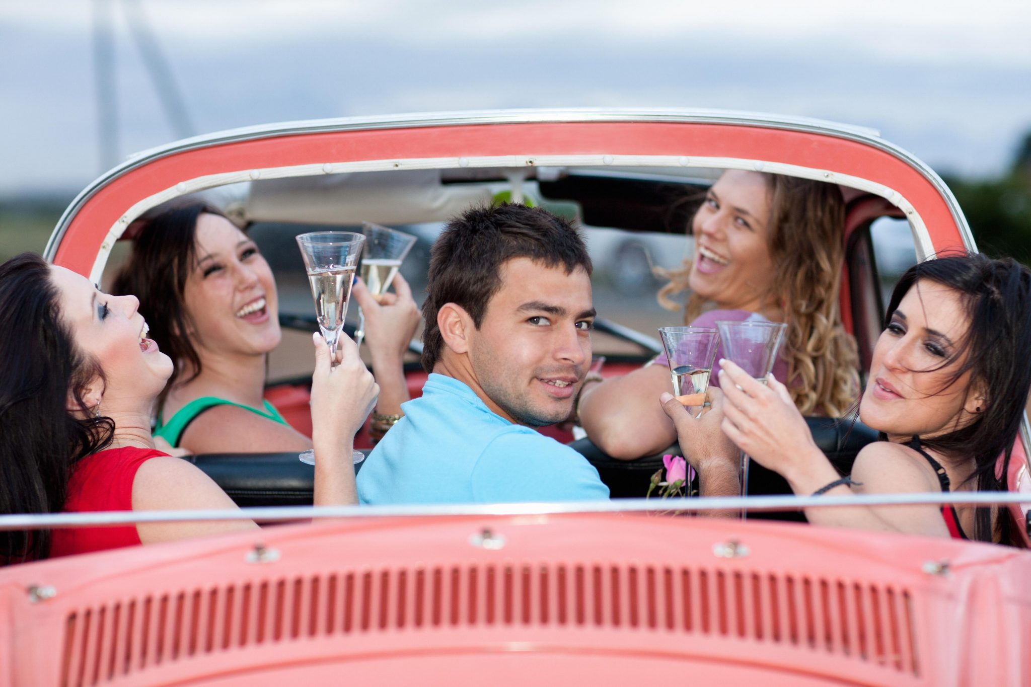 bere acqua prima di guidare