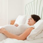 Gravidanza, scoperto l’affascinante modo in cui mamma e feto comunicano per 9 mesi
