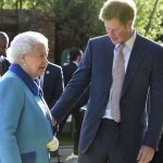 Harry fa visita alla nonna, il faccia a faccia a Buckingham