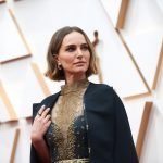 Il Premio Oscar Natalie Portman, dal red carpet ammonisce l'Academy