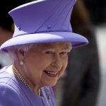 Elisabetta costretta a licenziare lo staff di Buckingham Palace? Paura tra i dipendenti