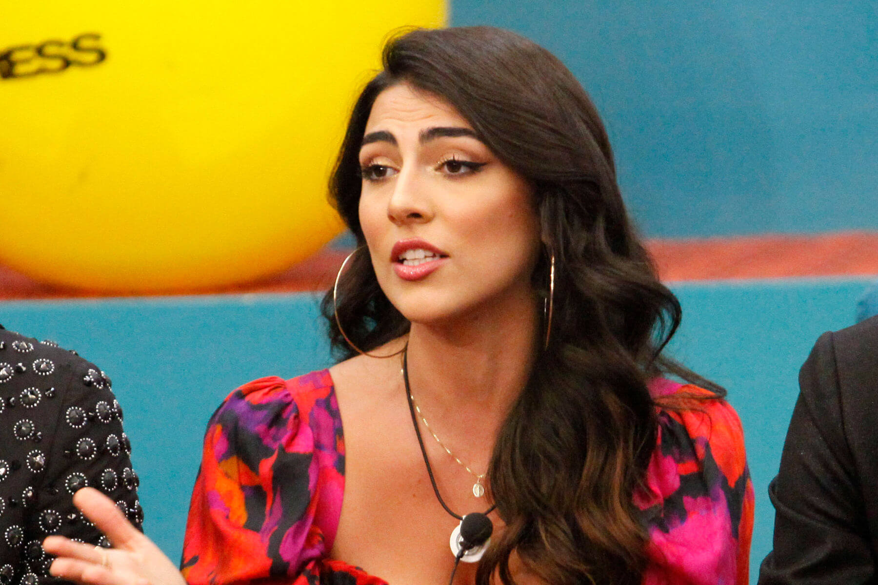 giulia salemi furiosa twitter sfigati harry meghan markle