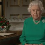 Regina Elisabetta: cosa porterà con sé nella tomba? L’omaggio a Harry